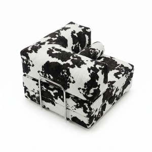Horns Chair Corner 100x100 Print Cow